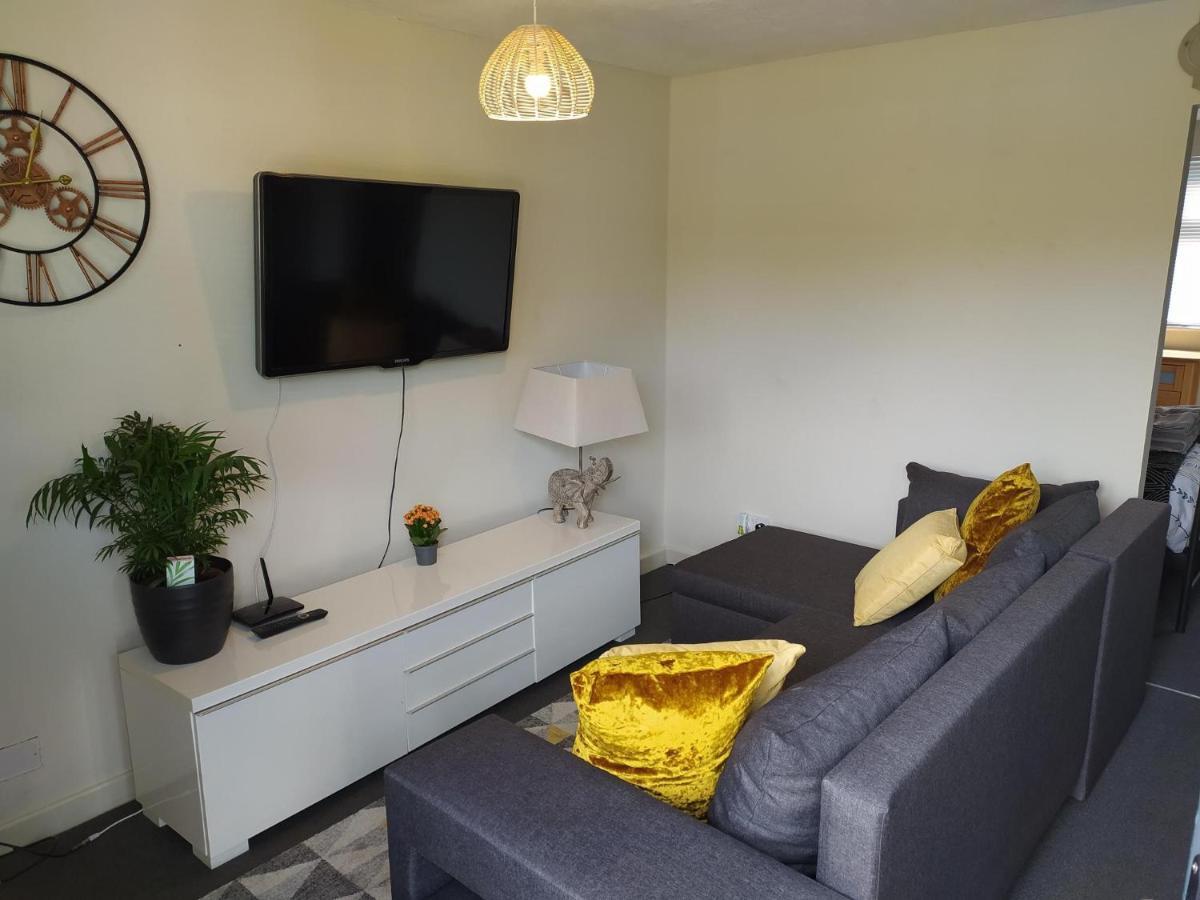 شقة Fletching  في Garden Flat At The Infamous Piltdown Man Pub المظهر الخارجي الصورة